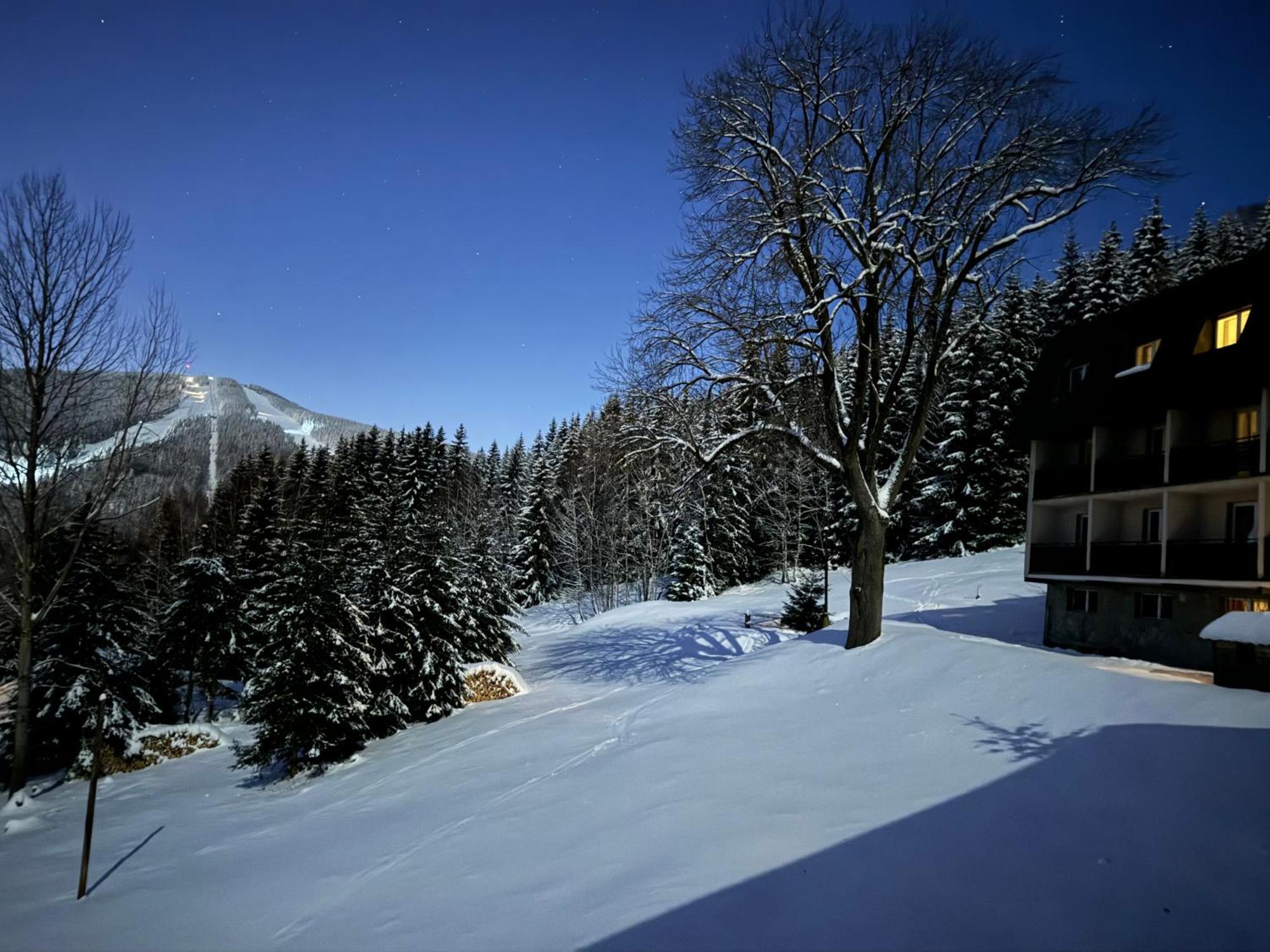 Hotel Horni Pramen Spindleruv Mlyn Exterior photo
